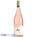 Butelka bezalkoholowego wina różowego Guiltfree Ara Zero Rosé z Marlborough o jasnoróżowej barwie i eleganckiej etykiecie