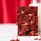 EatMe Guilt Free, Brownie Red Velvet, low carb, flourless, high protein brownie with sprinkles