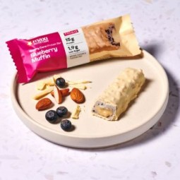 Maxi Nutrition Creamy Core Blueberry Muffin - baton białkowy z miękkim nadzieniem 15g białka &185kcal