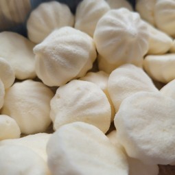 Locco Meringue Vanilla 1kcal - vanilla meringues without sugar with erythritol and stevia, 1kcal per piece