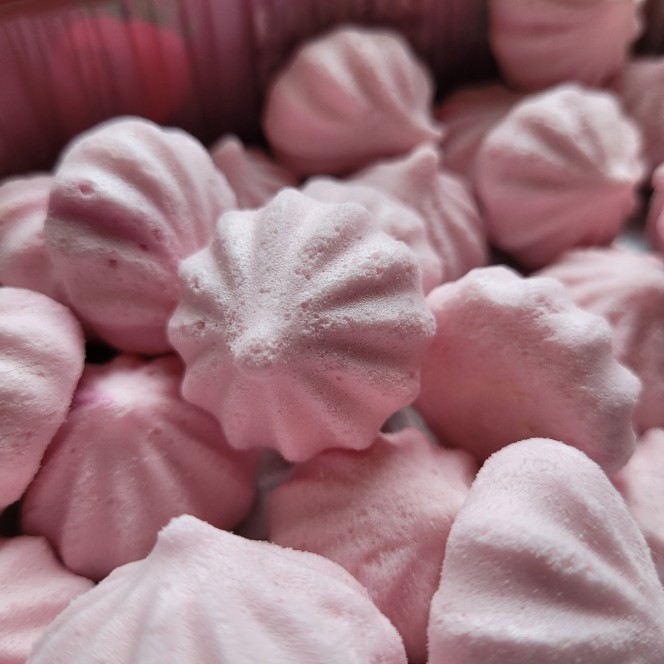 Locco Meringue Raspberry 1kcal - bezy bez cukru ze stewią i erytrytolem, 1kcal w sztuce, Malina