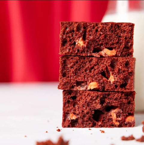 EatMe Guilt Free, Brownie Red Velvet, low carb, flourless, high protein brownie with sprinkles