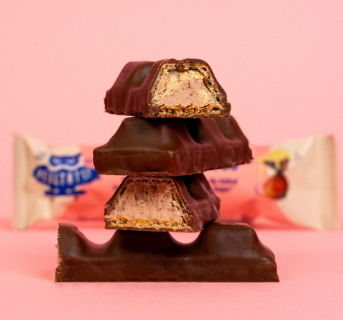 HealthyCo Hazelnut Bites - wafelek w czekoladzie nadziewany kremem nugatowym a la Bueno, bez cukru