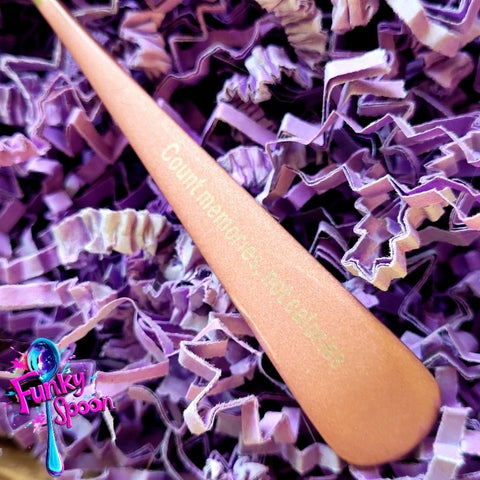 Funky Spoon grawerowana łyżka z afirmacją, Srebro & Róż, 17cm, Count memories, not calories