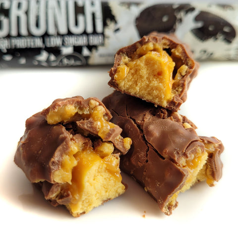 Warrior Crunch Cookies & Cream - 20g protein bar, Milk Chocolate & Cookie Caramel