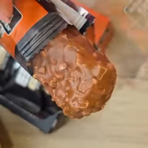 ESN Designer Bar Hazelnut Caramel 45g - baton białkowy z karmelem i orzechami laskowymi w mlecznej czekoladzie