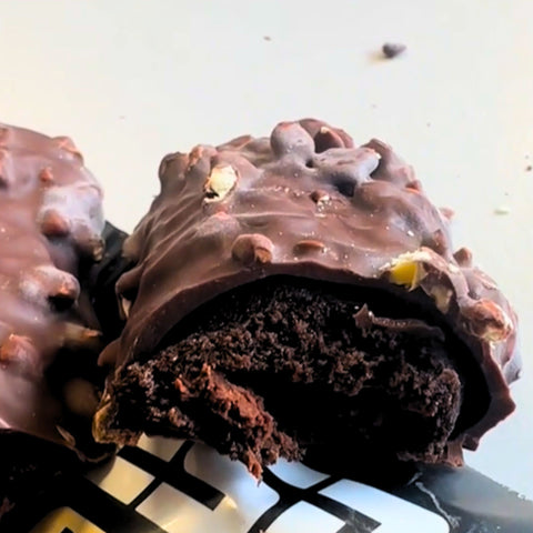 ESN Designer Bar Dark Chocolate Salted Caramel - baton proteinowy z ciemną czekoladą i solonymi migdałami