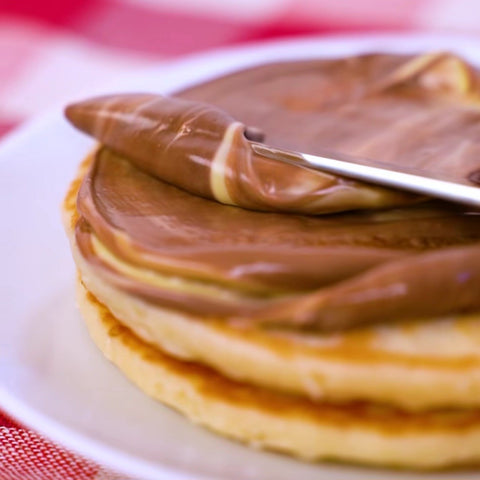 HealthyCo Nella Banana Cake - krem czekoladowy z orzechami laskowymi, bez cukru i oleju palmowego