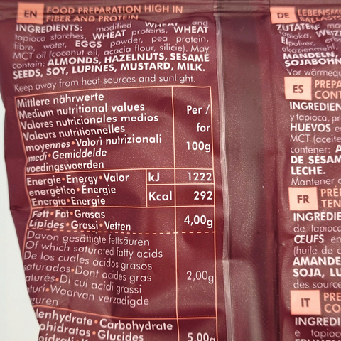 Tabela wartości odżywczych na opakowaniu makaronu Guiltfree Keto One Elbows z informacją o wysokiej zawartości białka