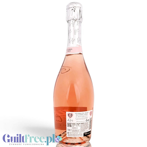 Butelka bezalkoholowego wina musującego Kylie Minogue Sparkling Rose o jasnoróżowym kolorze na białym tle