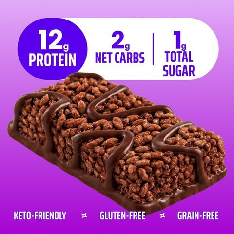 Guiltfree Magic Spoon baton proteinowy Double Chocolate z chrupiącą kakaową bazą i czekoladową polewą na fioletowym tle