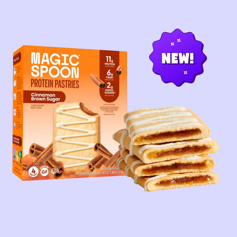 Guiltfree Magic Spoon proteinowe ciastko Cinnamon Brown Sugar z cynamonowym nadzieniem i lukrem w opakowaniu 4 sztuki