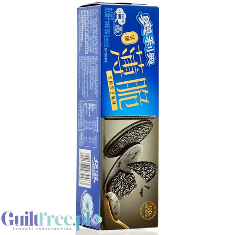 Guiltfree Oreo Thin Crisp z czarnym sezamem, cienkie kakaowe ciastka o obniżonej zawartości cukru w niebieskim opakowaniu
