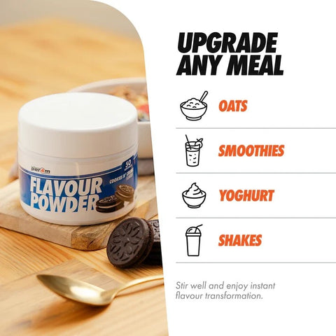 Guiltfree Per4m Flavour Powder Cookies N' Creme w białym słoiczku z grafiką ciastek i listą zastosowań w posiłkach