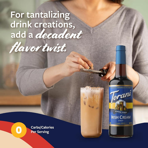 Guiltfree syrop Torani Irish Cream bez cukru dodawany do mrożonej kawy z tartą gałką muszkatołową w szklance